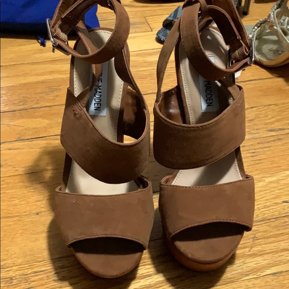 Steve Madden suede heels
